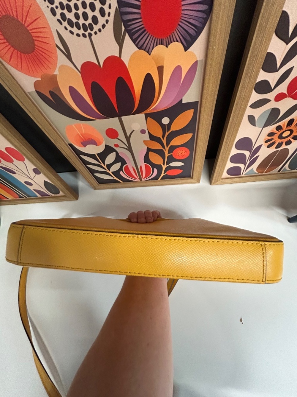 Kate Spade sunshine yellow crossbody purse - Picture 4 of 5